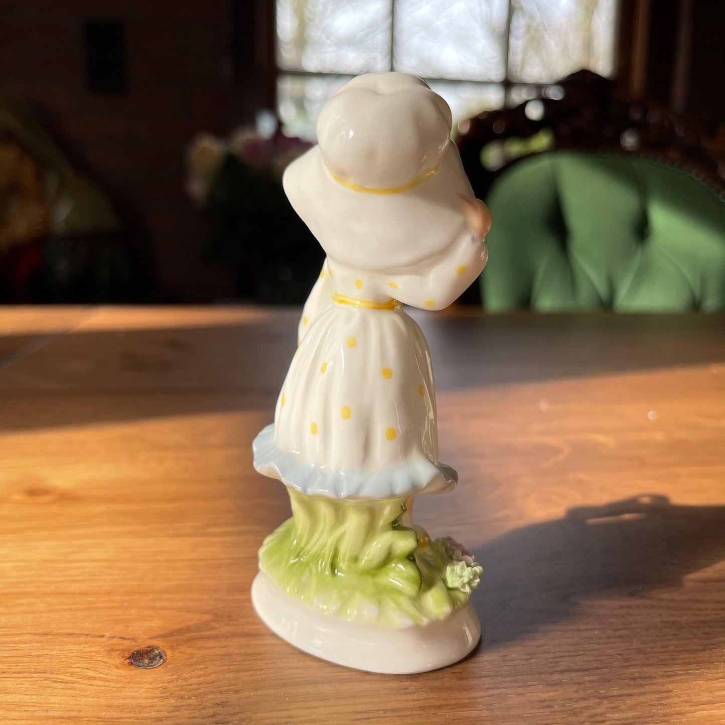 Porseleinen beeldje - Bamestra Curiosa