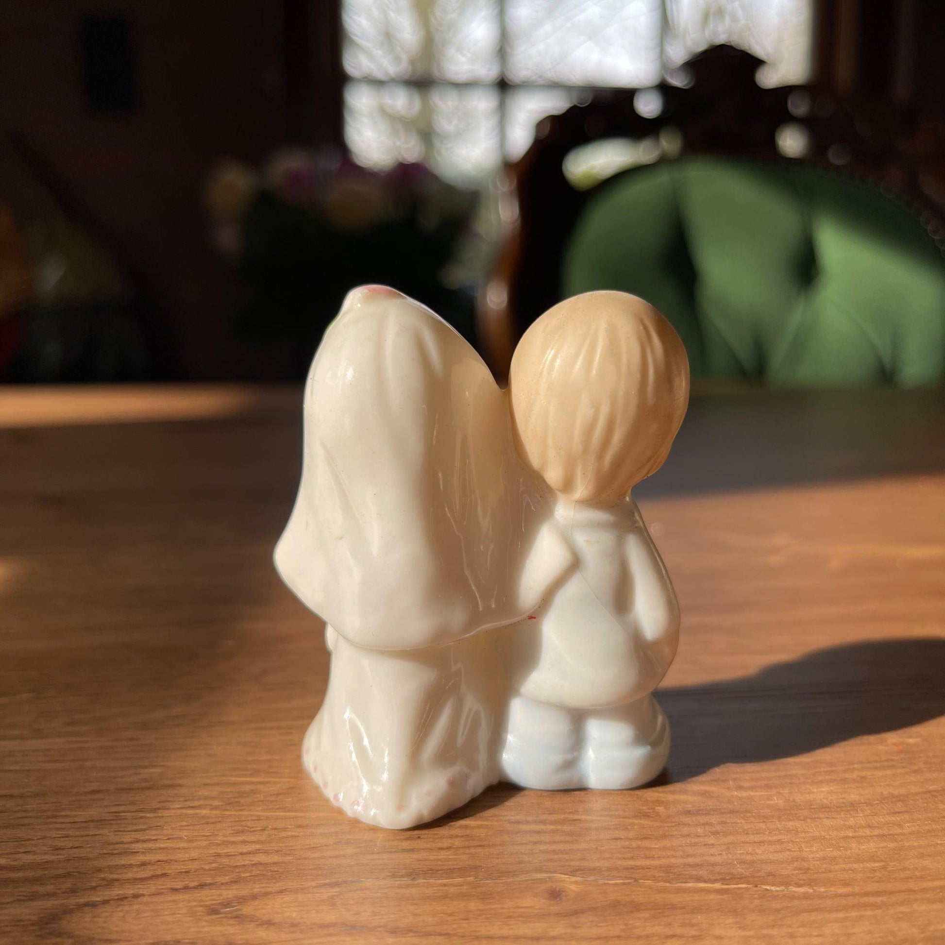 Porseleinen beeldje bruidje en bruidegom - Bamestra Curiosa