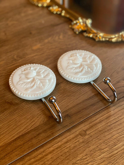 Porseleinen haken - Bamestra Curiosa