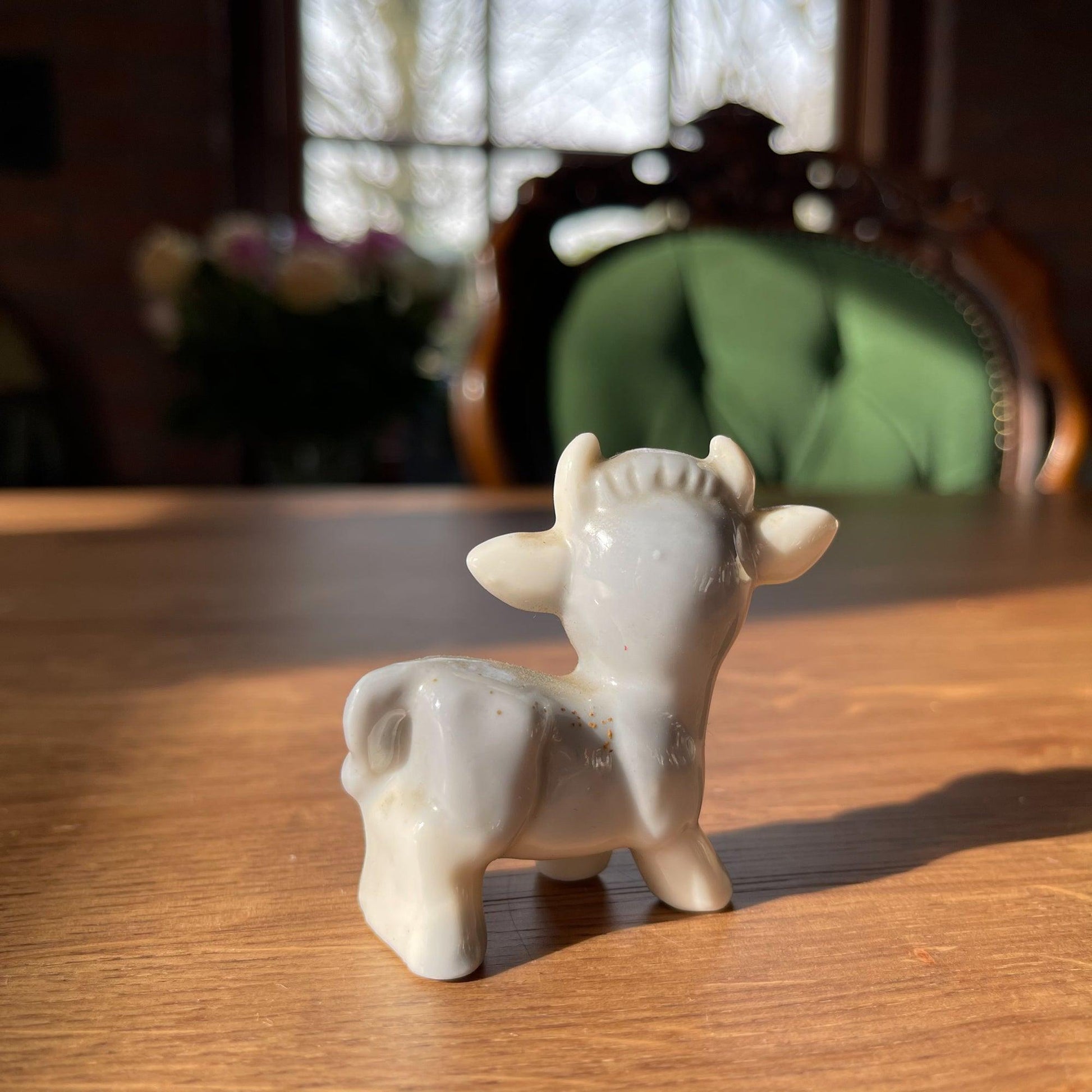 Porseleinen koetje - Bamestra Curiosa