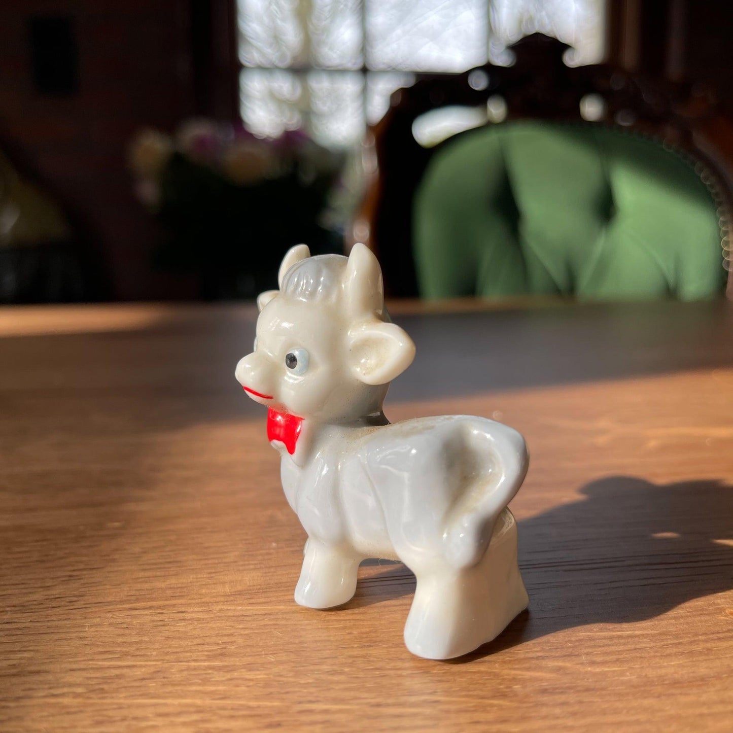 Porseleinen koetje - Bamestra Curiosa