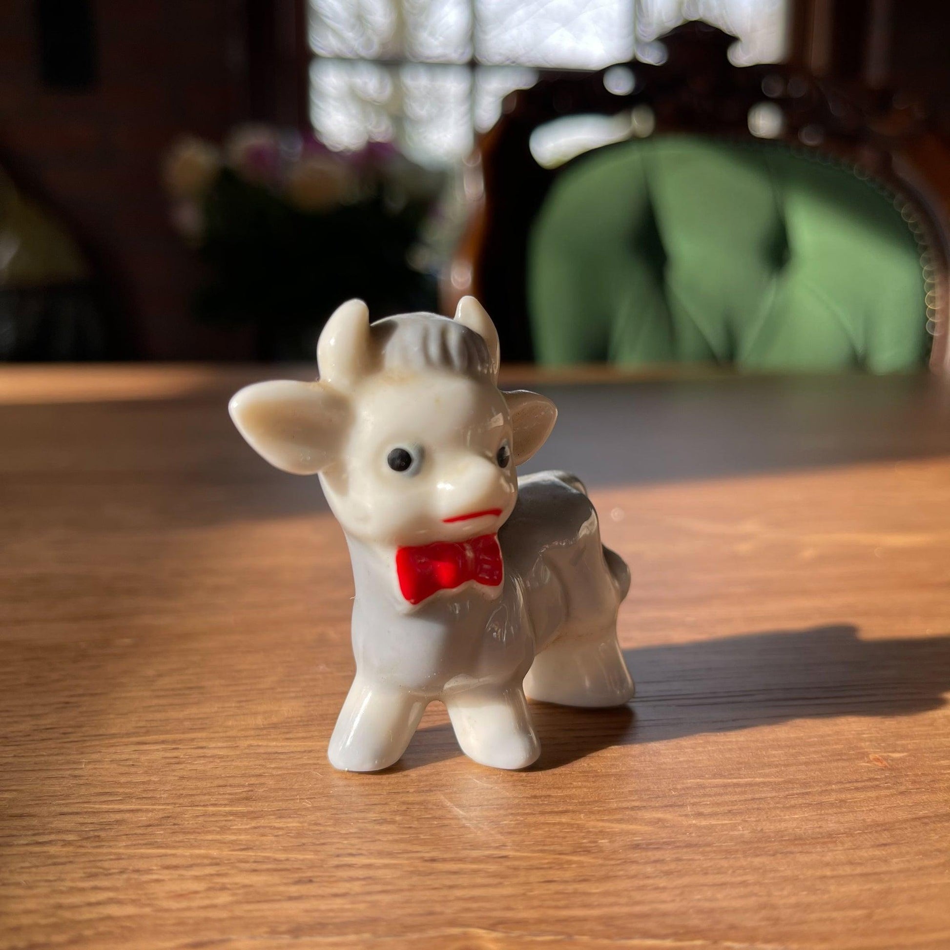 Porseleinen koetje - Bamestra Curiosa