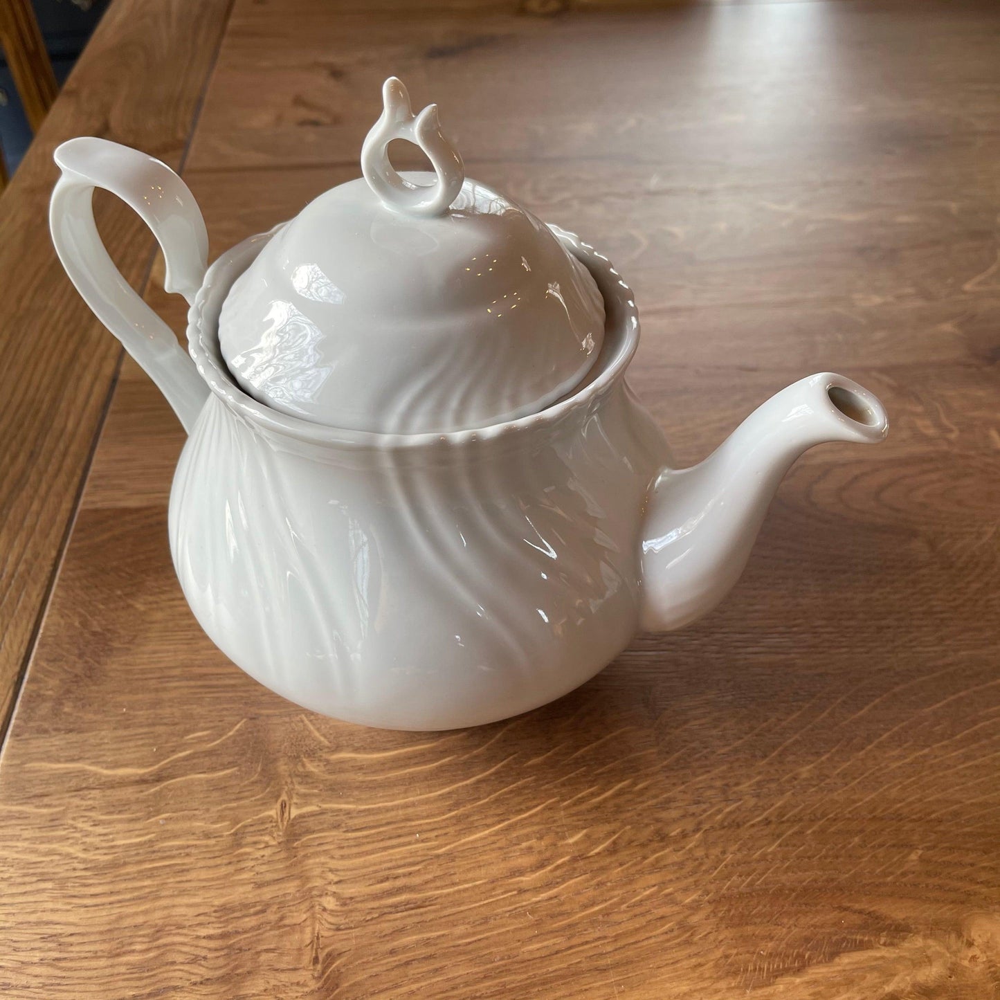 Porseleinen theepot - Bamestra Curiosa