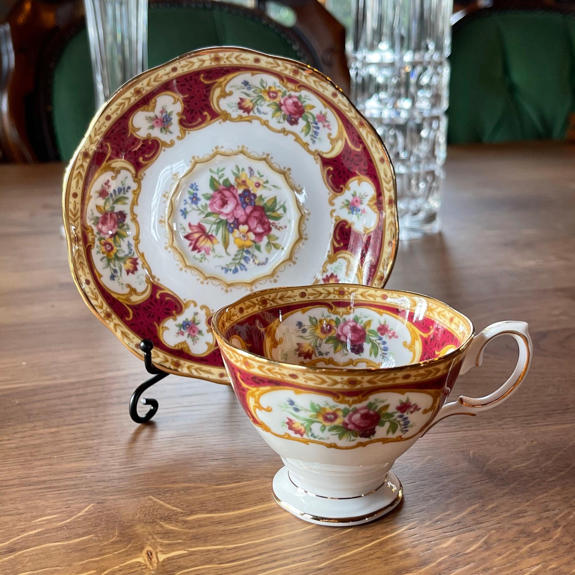 Royal Albert Kopje met schoteltje - Bamestra Curiosa