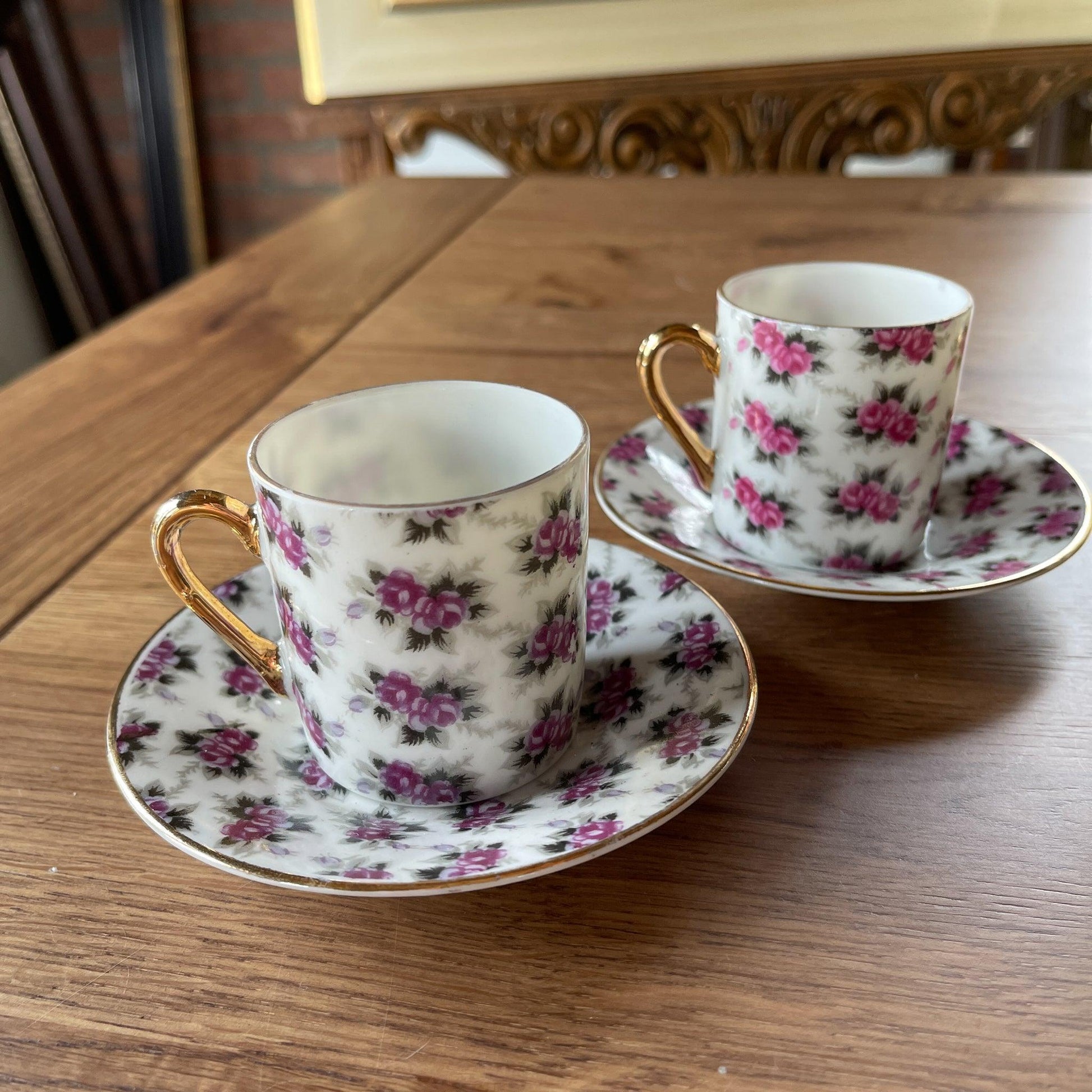 Set van 2 espresso kopjes en schotels - Bamestra Curiosa