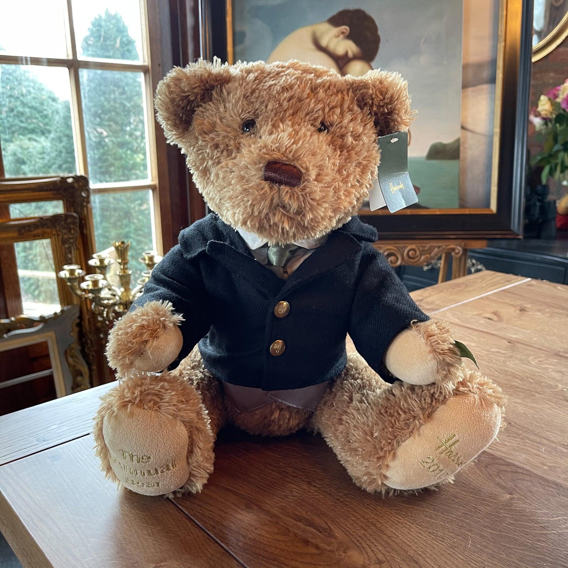 Teddybeer van Harrods - The annual bear 2010 - Bamestra Curiosa