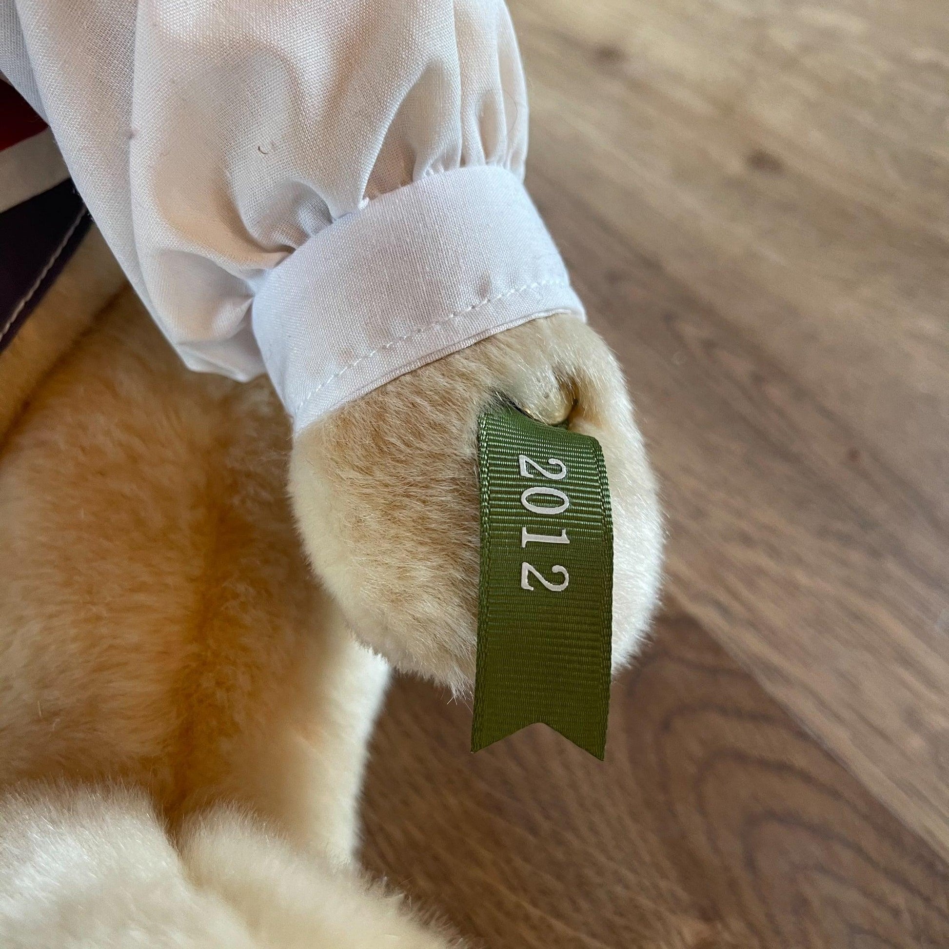 Teddybeer van Harrods - The annual bear 2012 - Bamestra Curiosa