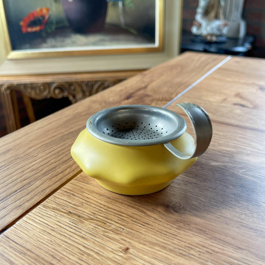 Thee lekbakje - Bamestra Curiosa