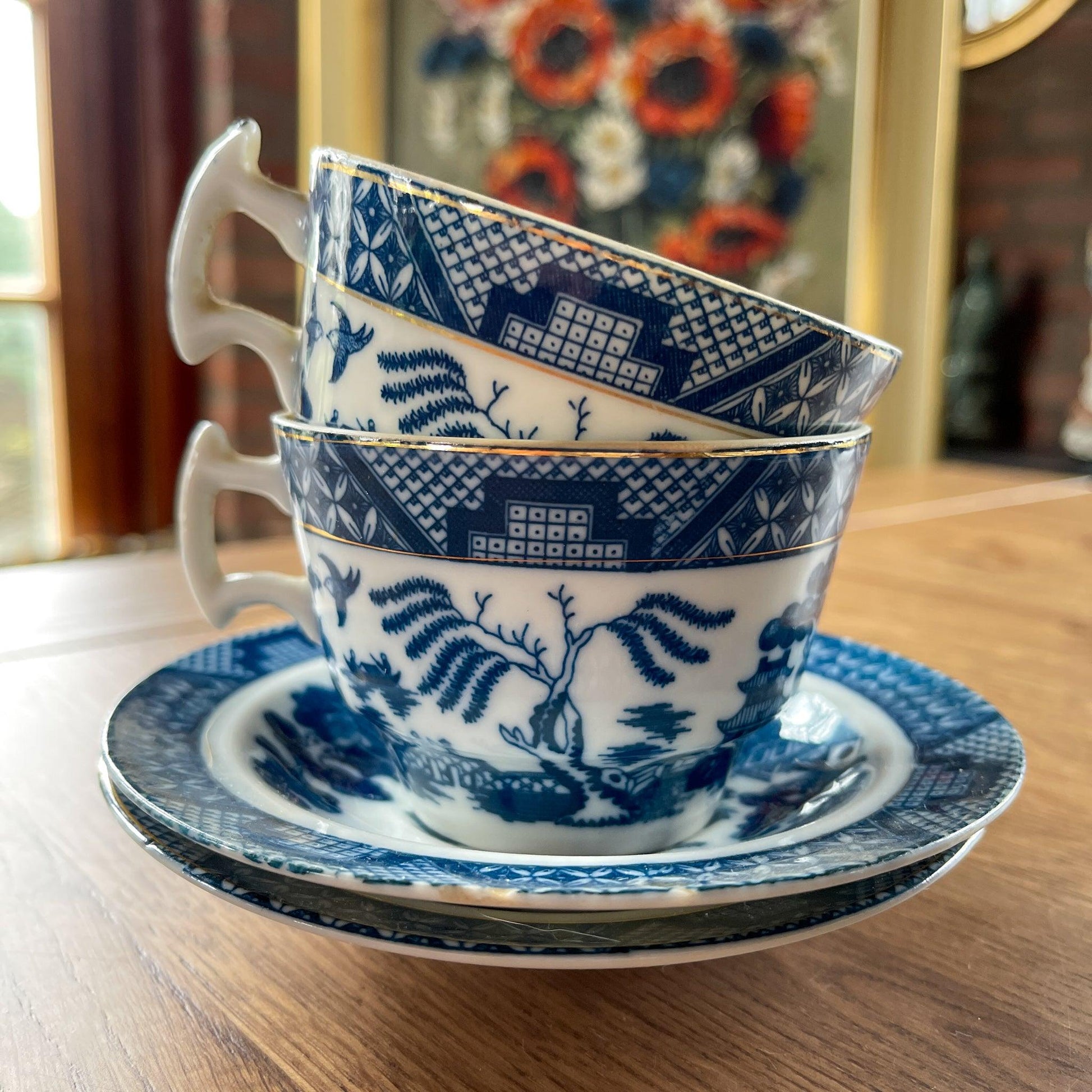 Twee kopjes met schoteltjes met Chinees motief - Bamestra Curiosa