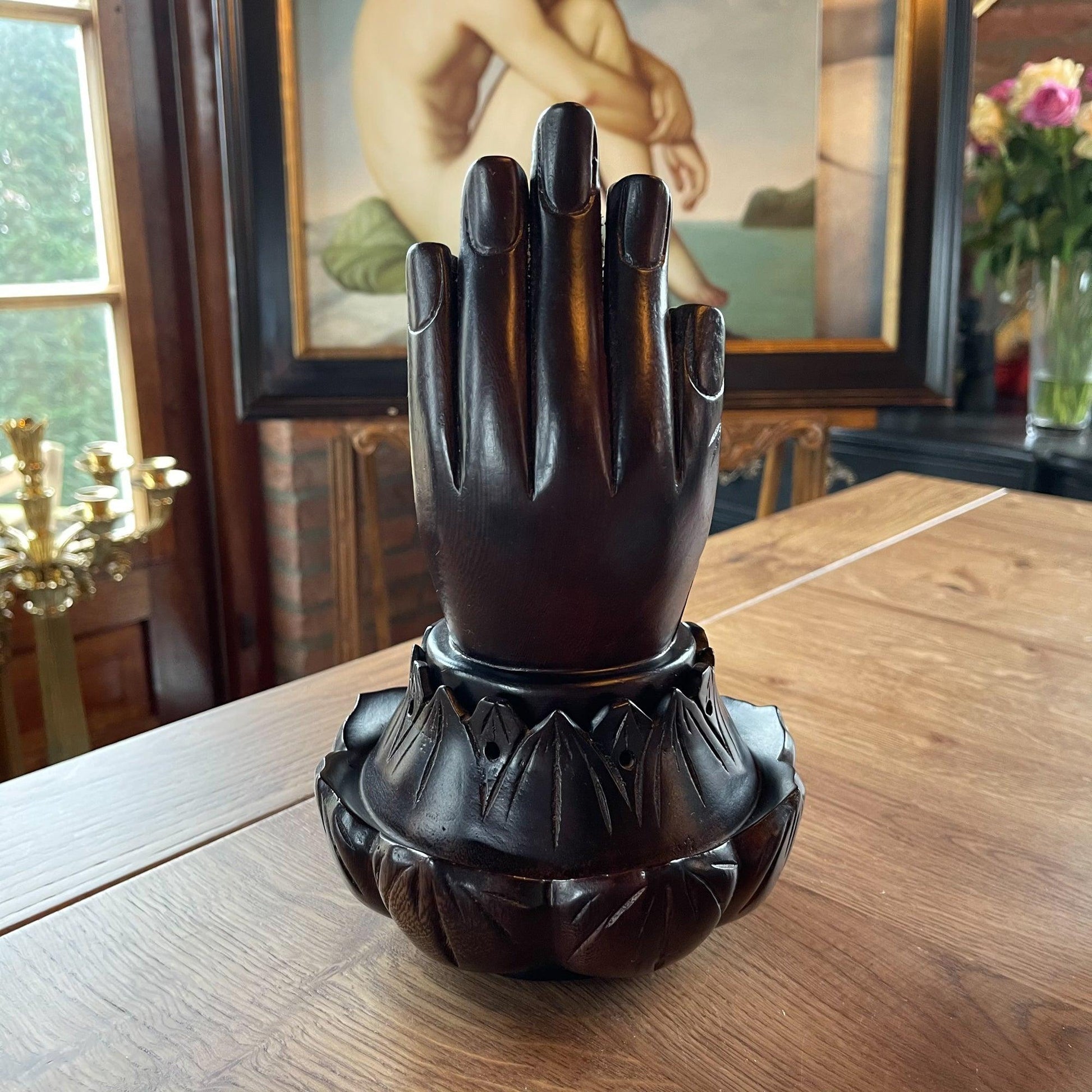 Wierook kegelbrander mediterende handen - Bamestra Curiosa