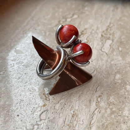 Zilveren ring met koraal van Wim Lammers - Bamestra Curiosa