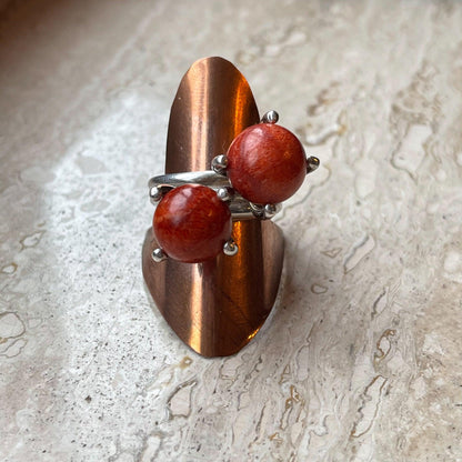 Zilveren ring met koraal van Wim Lammers - Bamestra Curiosa