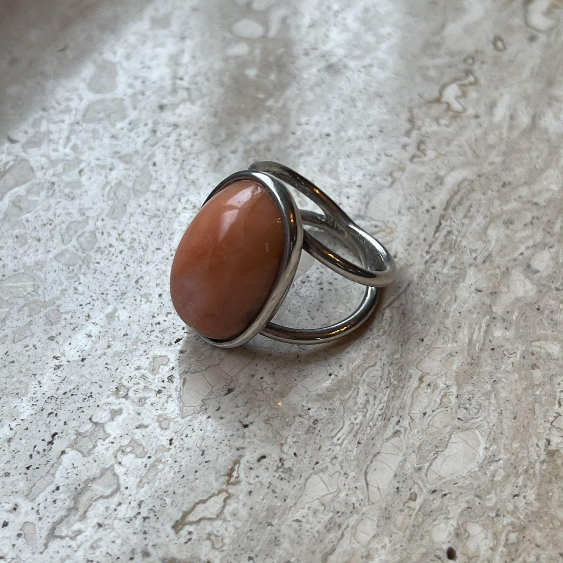 Zilveren ring met kwarts van Wim Lammers - Bamestra Curiosa