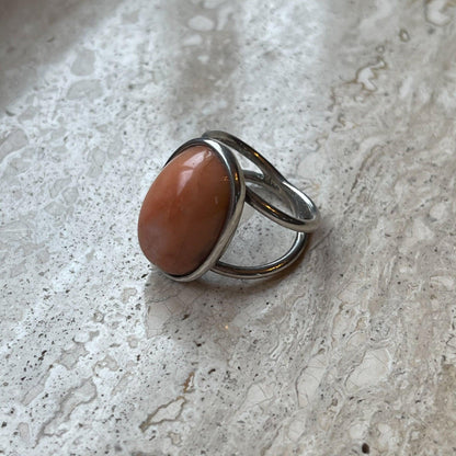 Zilveren ring met kwarts van Wim Lammers - Bamestra Curiosa