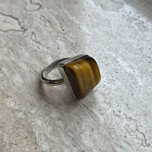 Zilveren ring met tijgeroog van Wim Lammers - Bamestra Curiosa