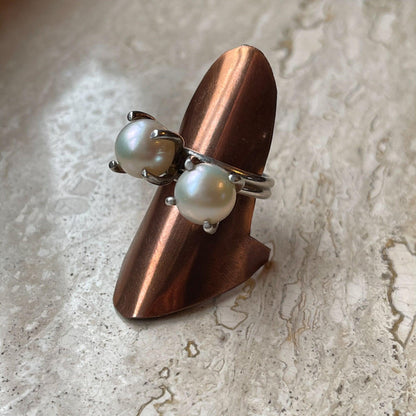 Zilveren ring met zoetwater parels van Wim Lammers - Bamestra Curiosa