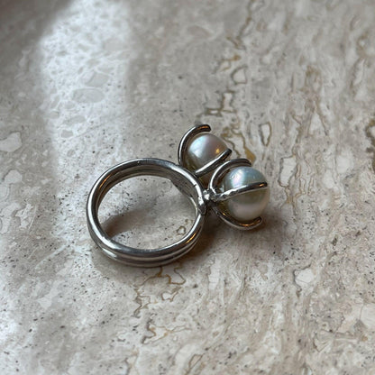 Zilveren ring met zoetwater parels van Wim Lammers - Bamestra Curiosa