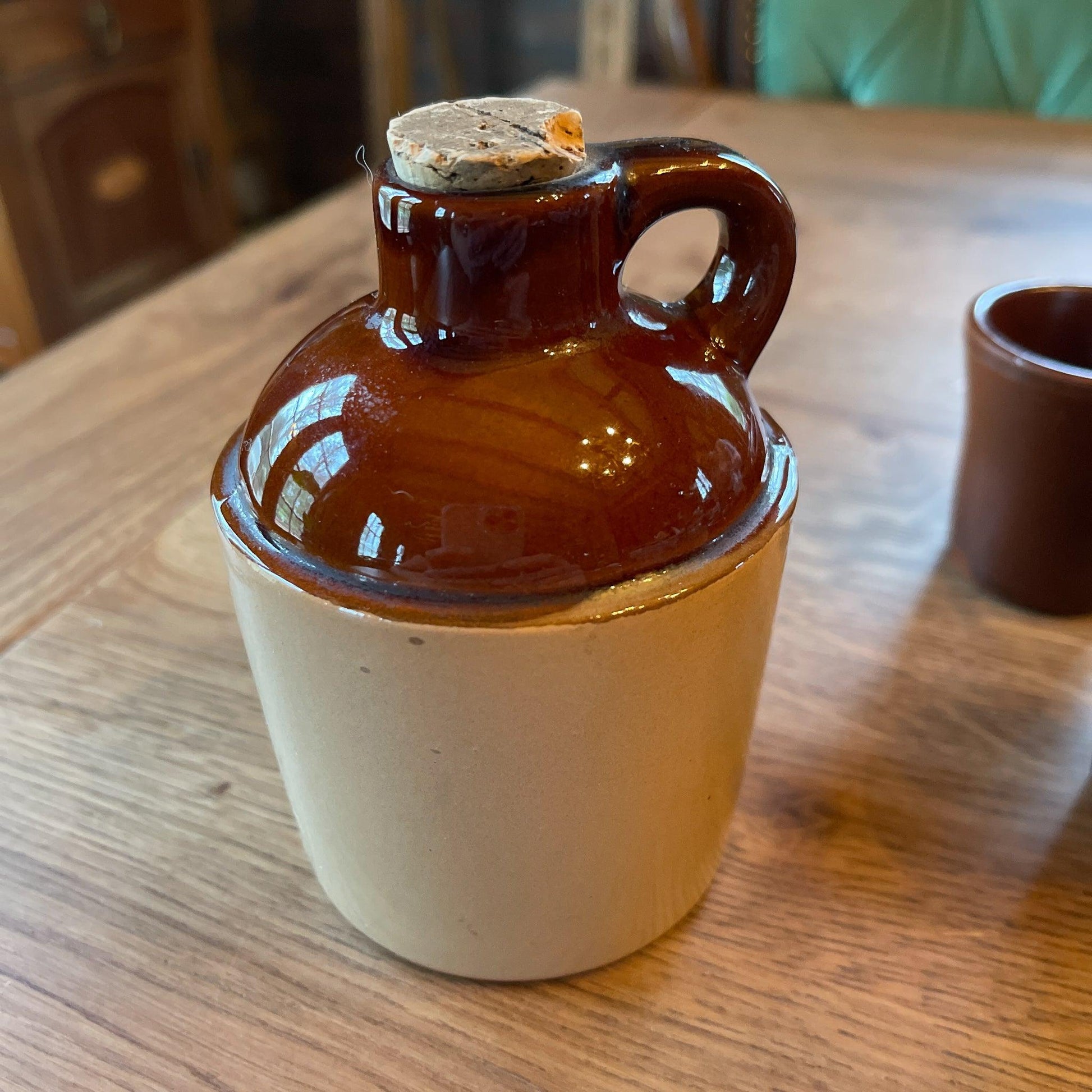 Aardewerk kruikje met 4 aardewerk bekertjes - Bamestra Curiosa