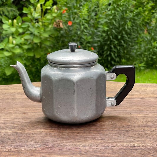 Aluminium thee / koffie pot - Bamestra Curiosa