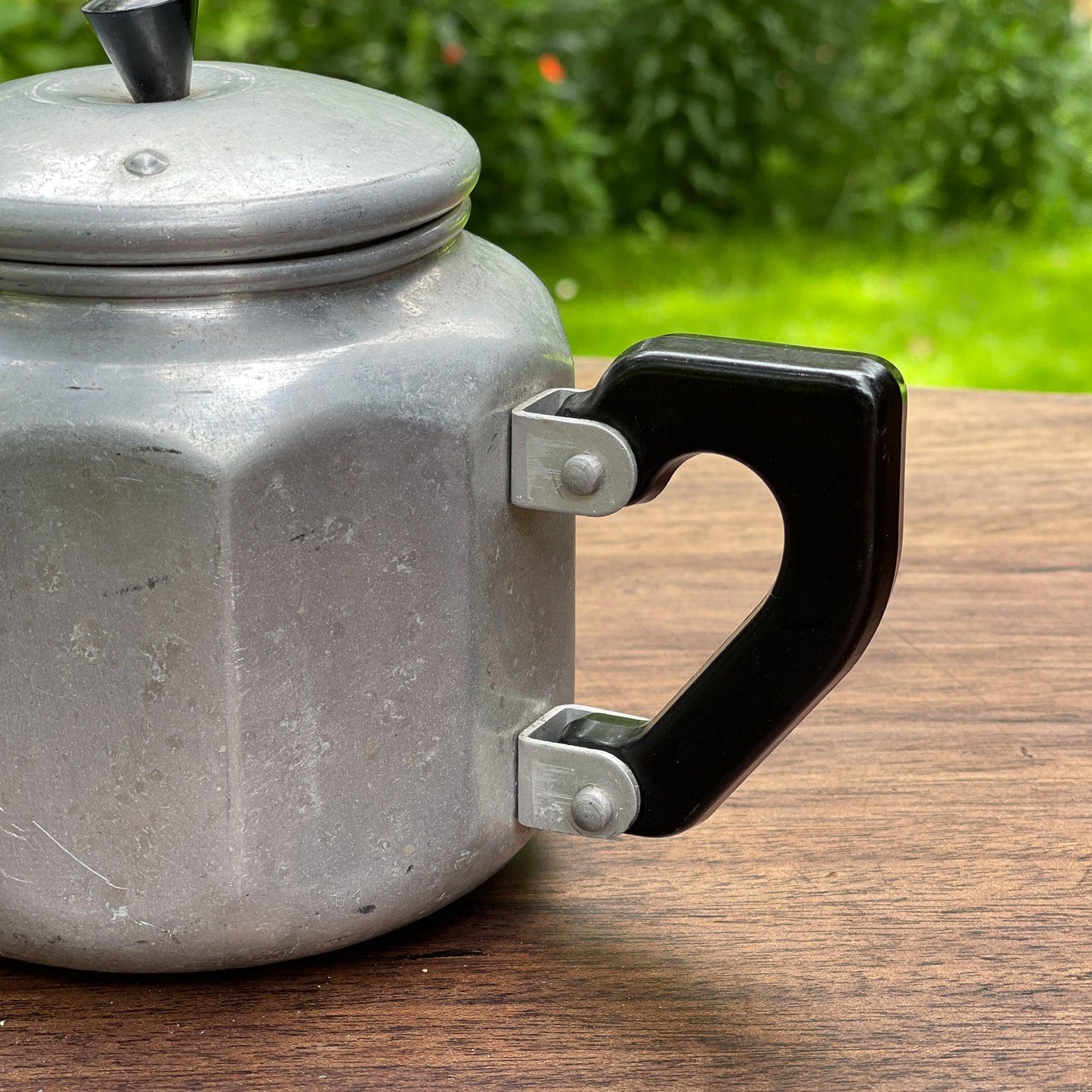 Aluminium thee / koffie pot - Bamestra Curiosa