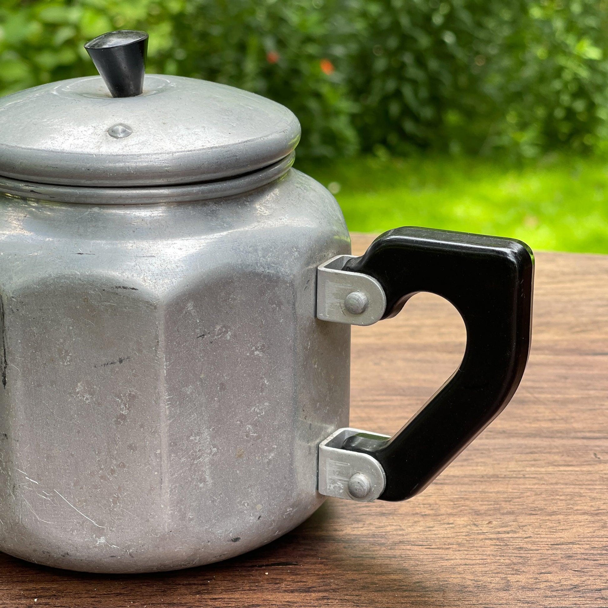 Aluminium thee / koffie pot - Bamestra Curiosa