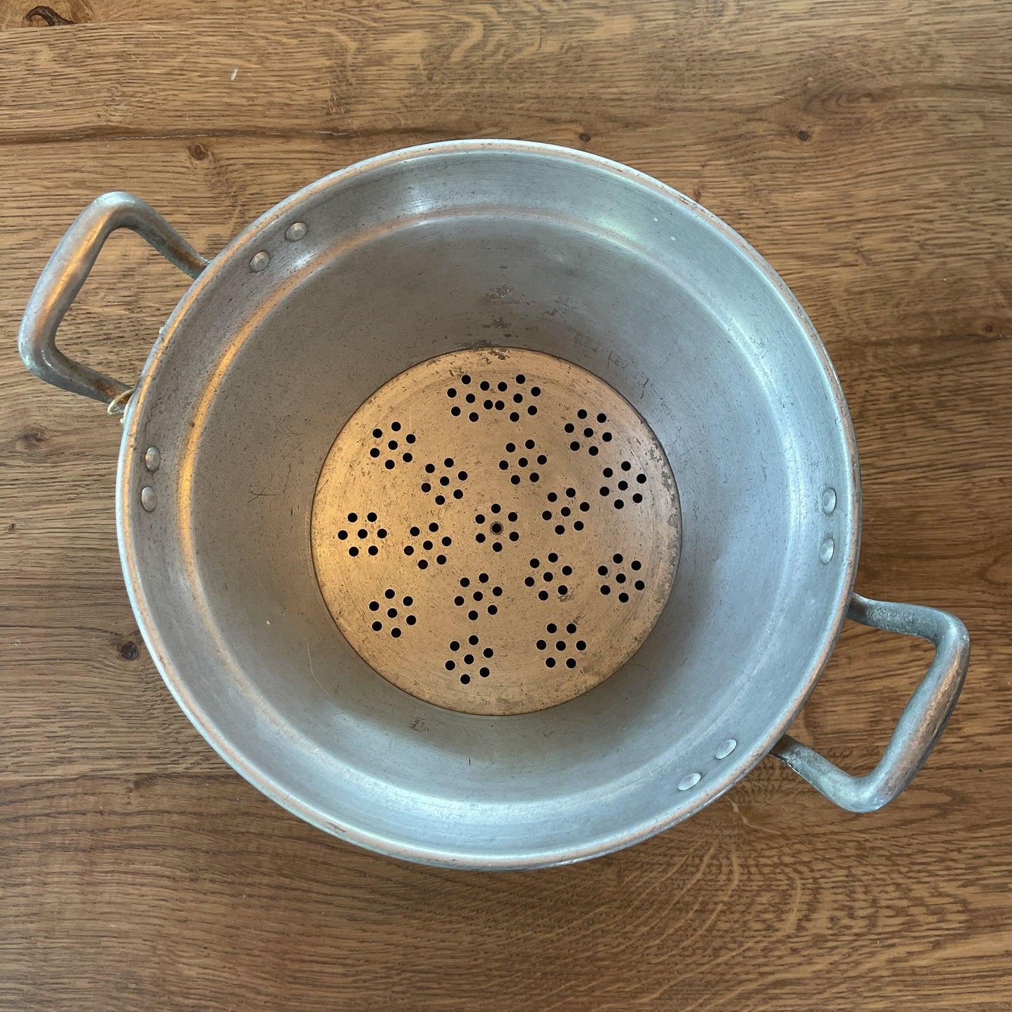 Aluminium vergiet - Bamestra Curiosa