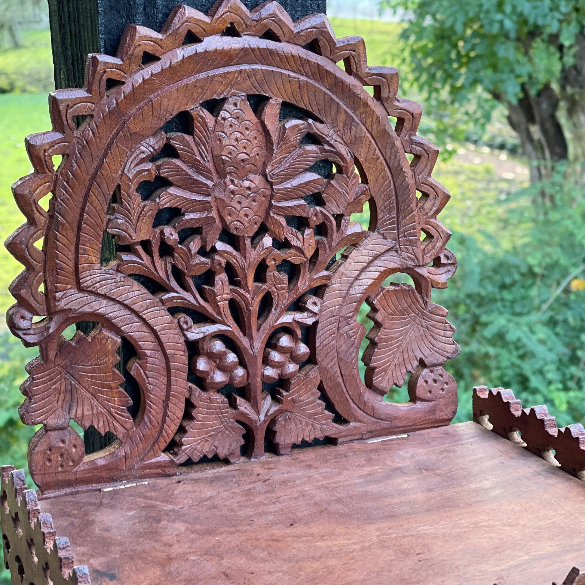 Antiek altaar houtsnijwerk - Bamestra Curiosa