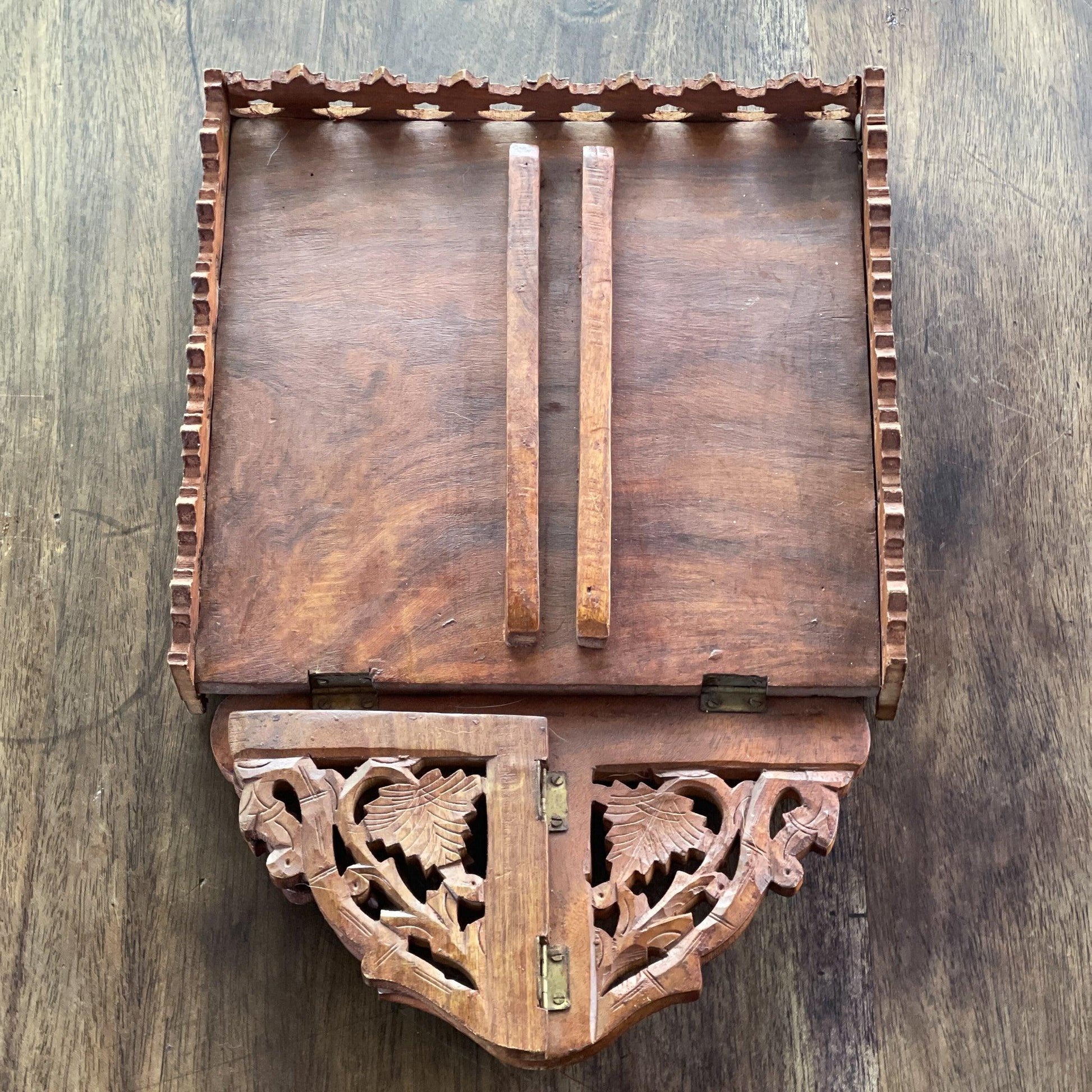 Antiek altaar houtsnijwerk - Bamestra Curiosa