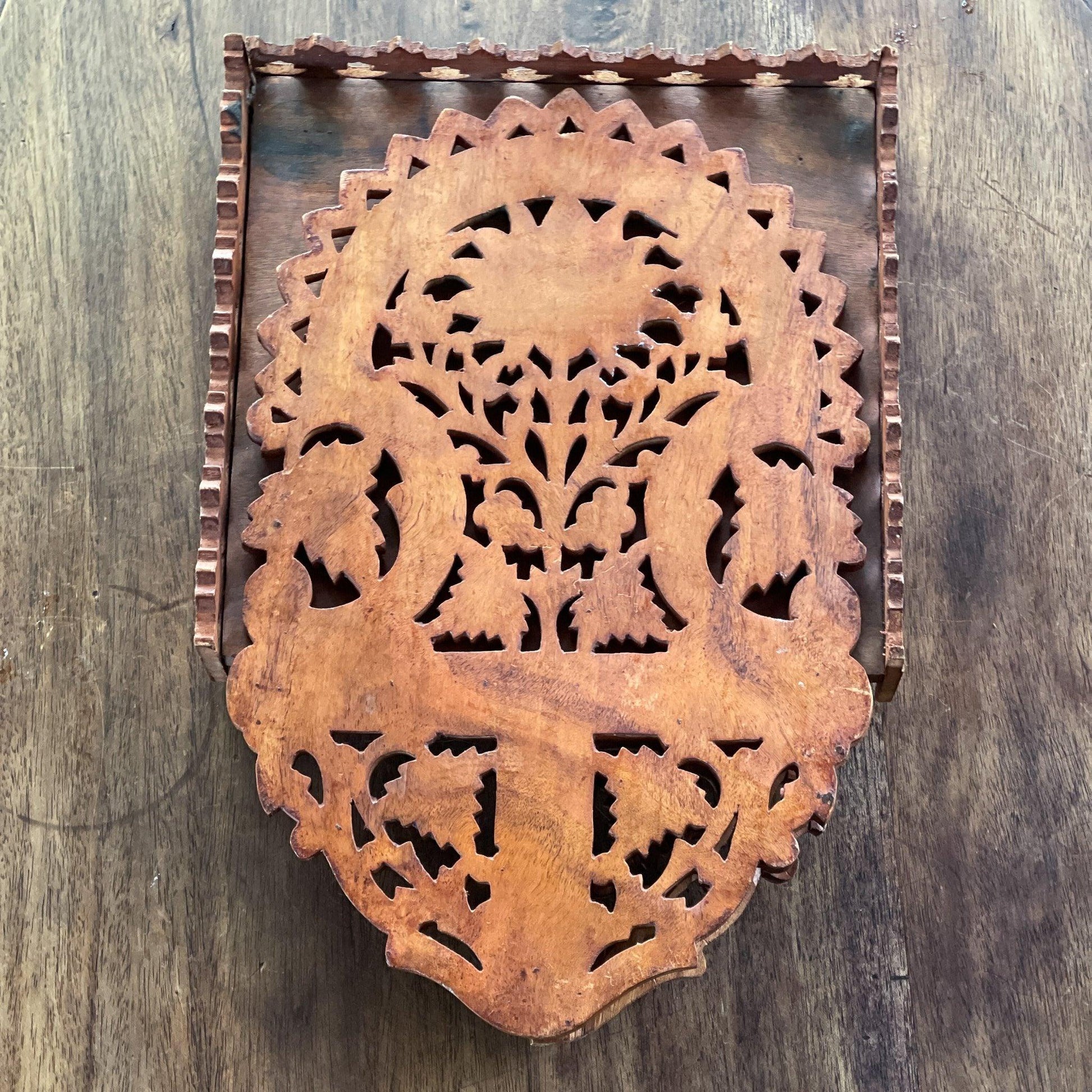 Antiek altaar houtsnijwerk - Bamestra Curiosa