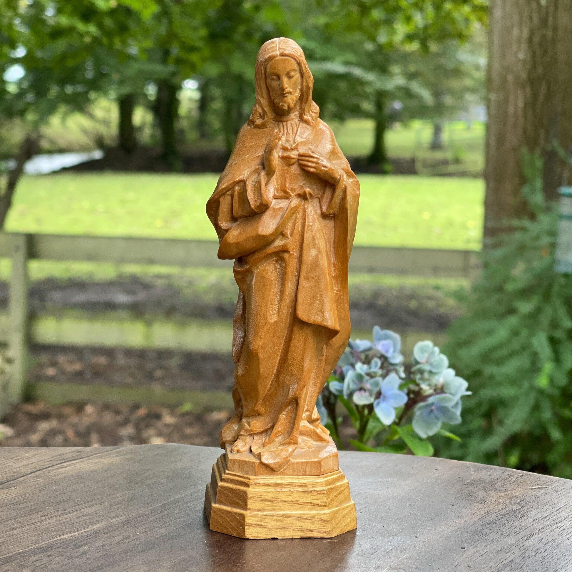 Antiek houtsnijwerk Jezus - Bamestra Curiosa