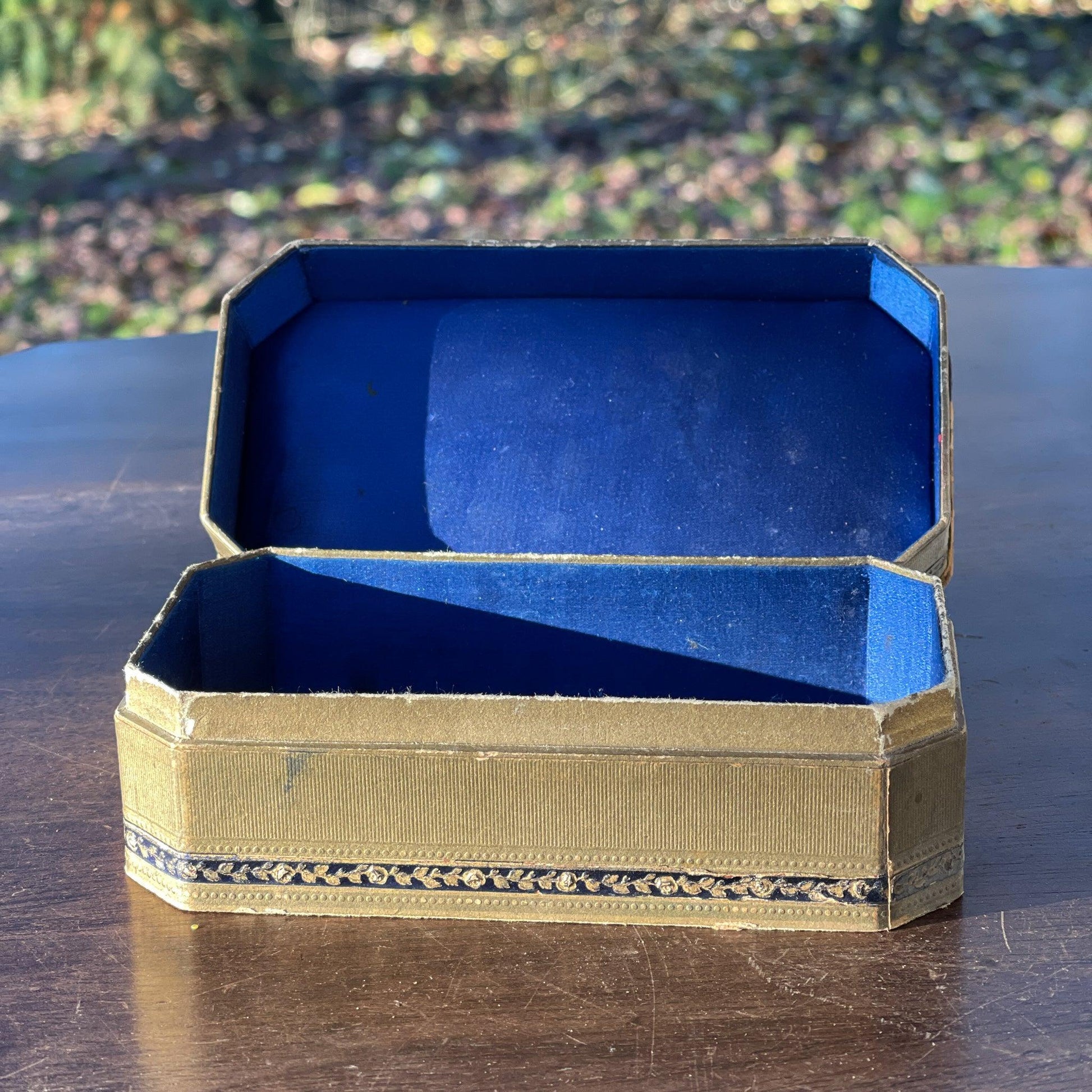 Antiek Parfum doosje van Roger & Gallet Paris (1922) - Bamestra Curiosa