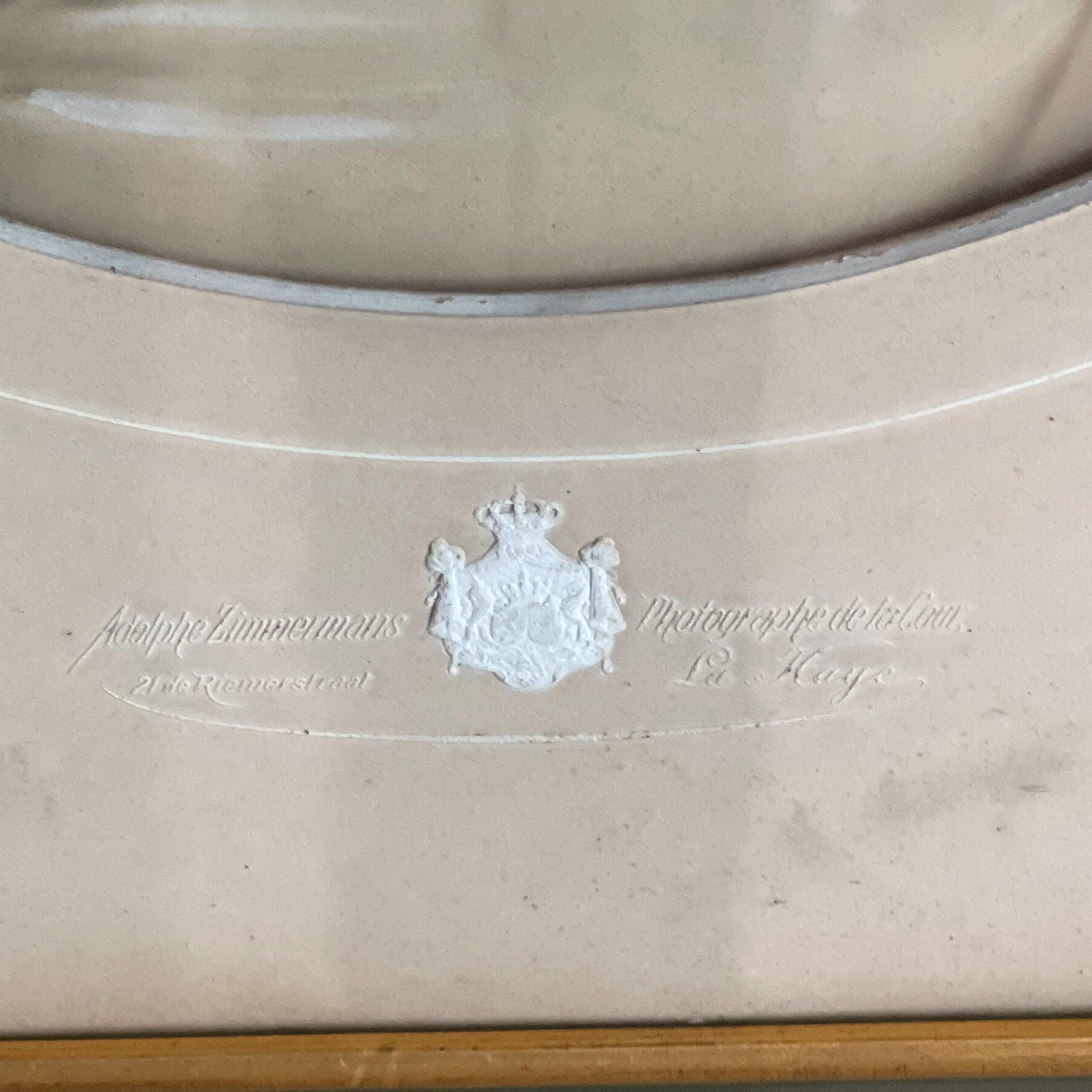 Antiek Staatsieportret door Adolphe Zimmermans – Hofleverancier van Koningin Emma – ca. 1902 - The Collectionist