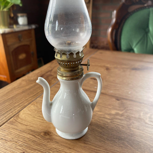 Antiek wit porseleinen olielamp theepotje - Bamestra Curiosa