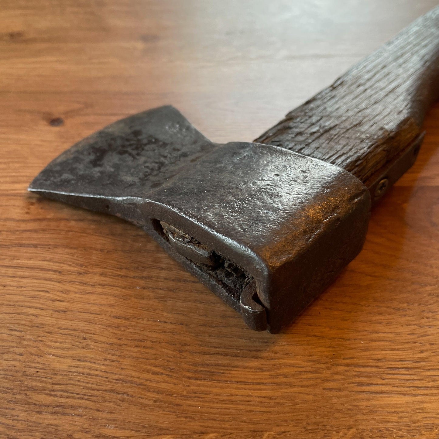 Antieke bijl - Bamestra Curiosa