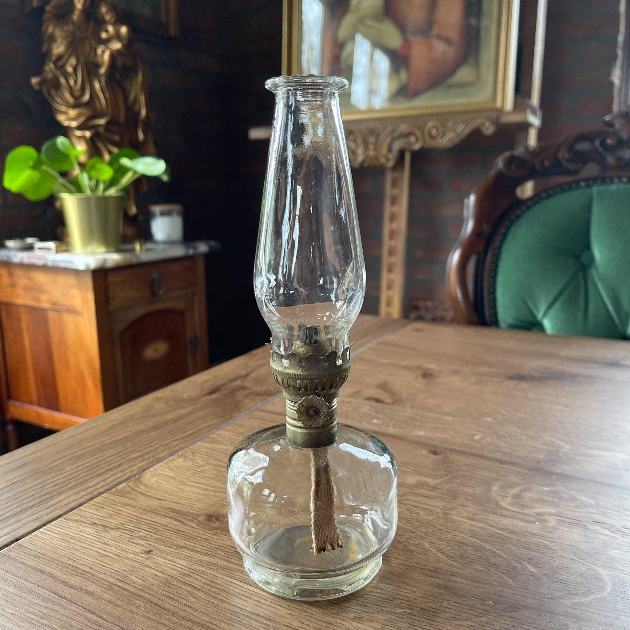 Antieke glazen olielamp - Bamestra Curiosa