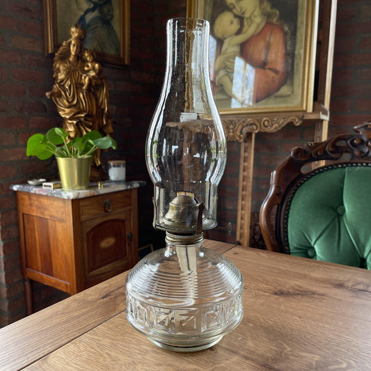 Antieke glazen olielamp - Bamestra Curiosa