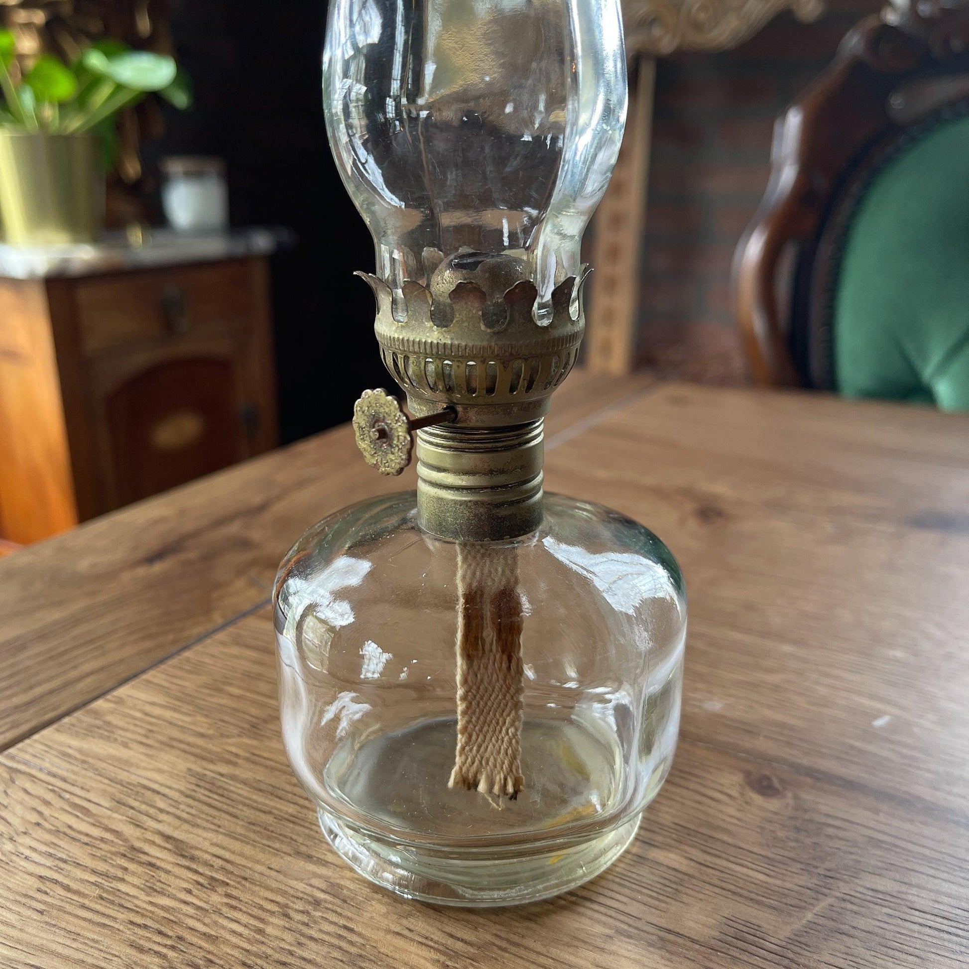 Antieke glazen olielamp - Bamestra Curiosa