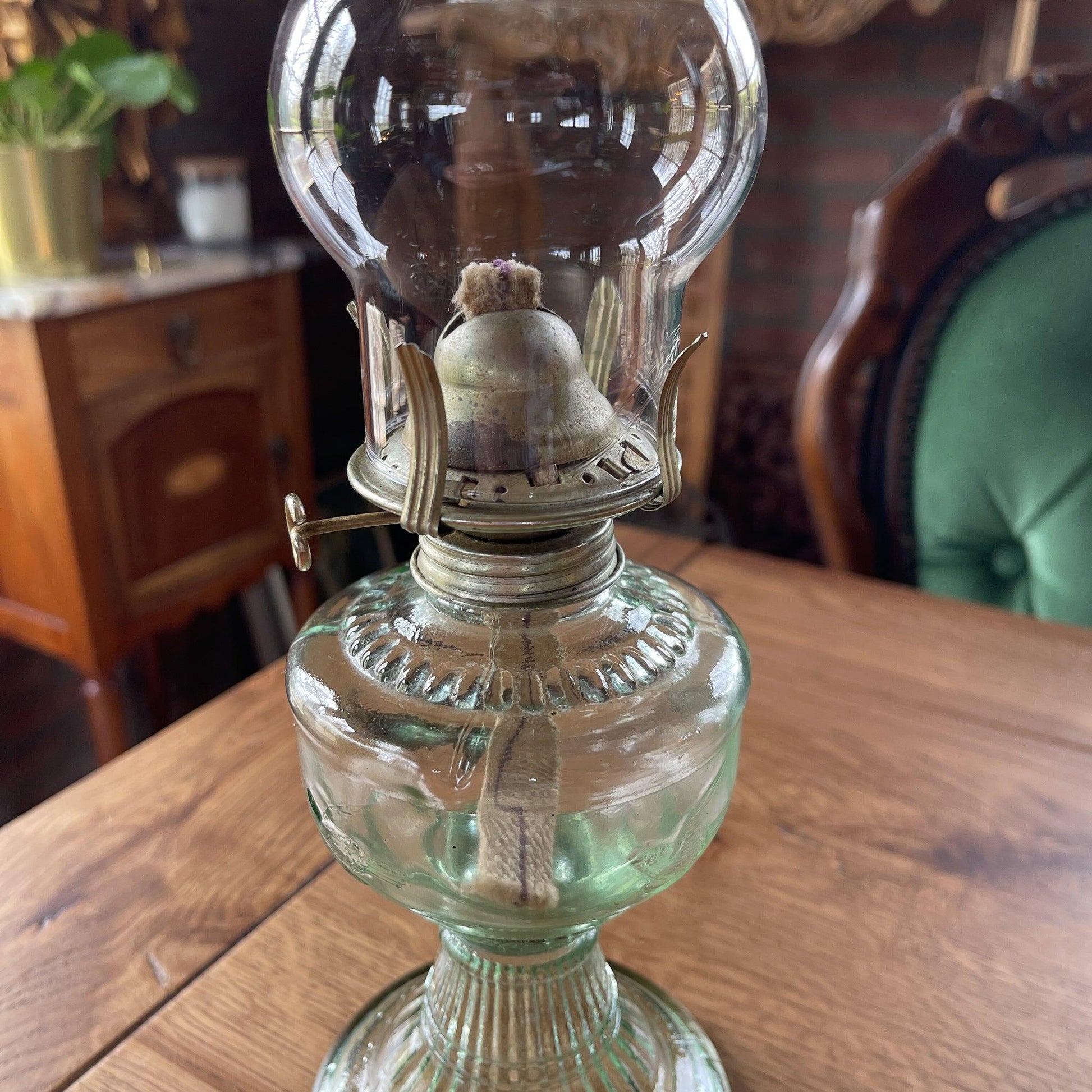 Antieke glazen olielamp - Bamestra Curiosa