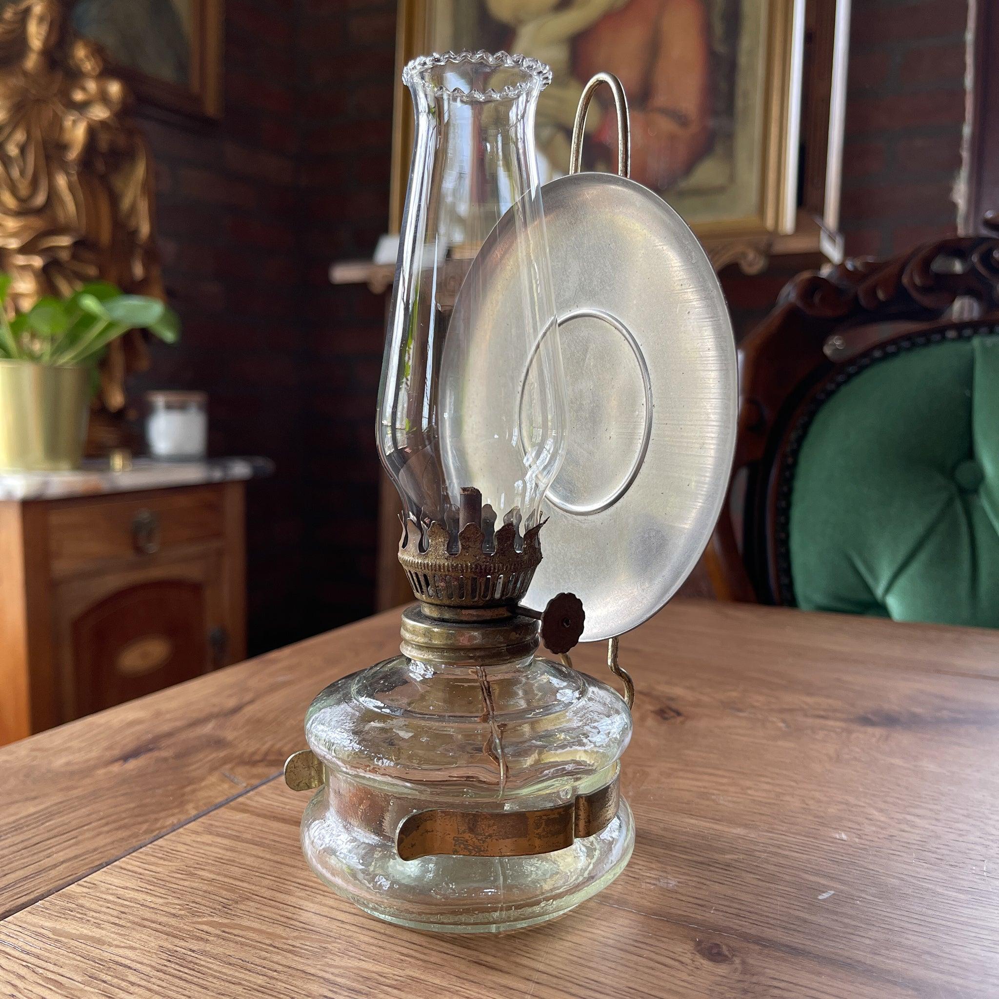 Antieke glazen olielamp - Bamestra Curiosa