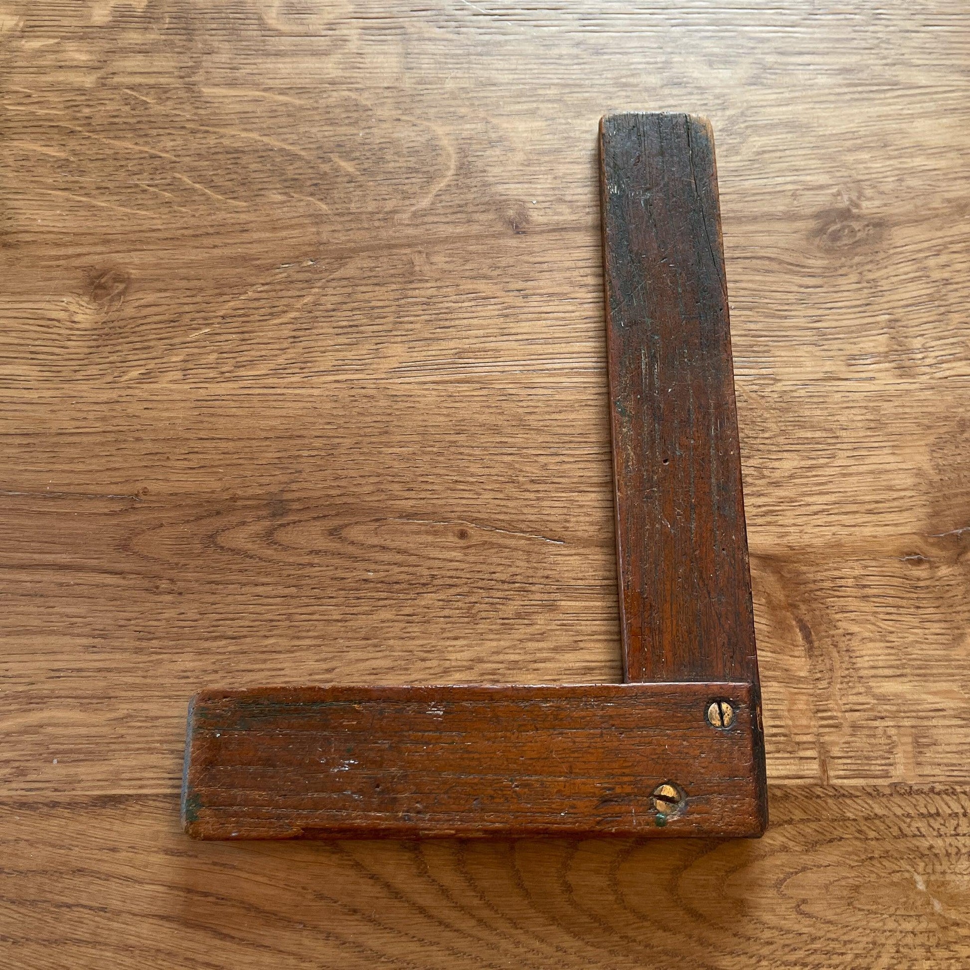 Antieke haakse hoek van hout - Bamestra Curiosa