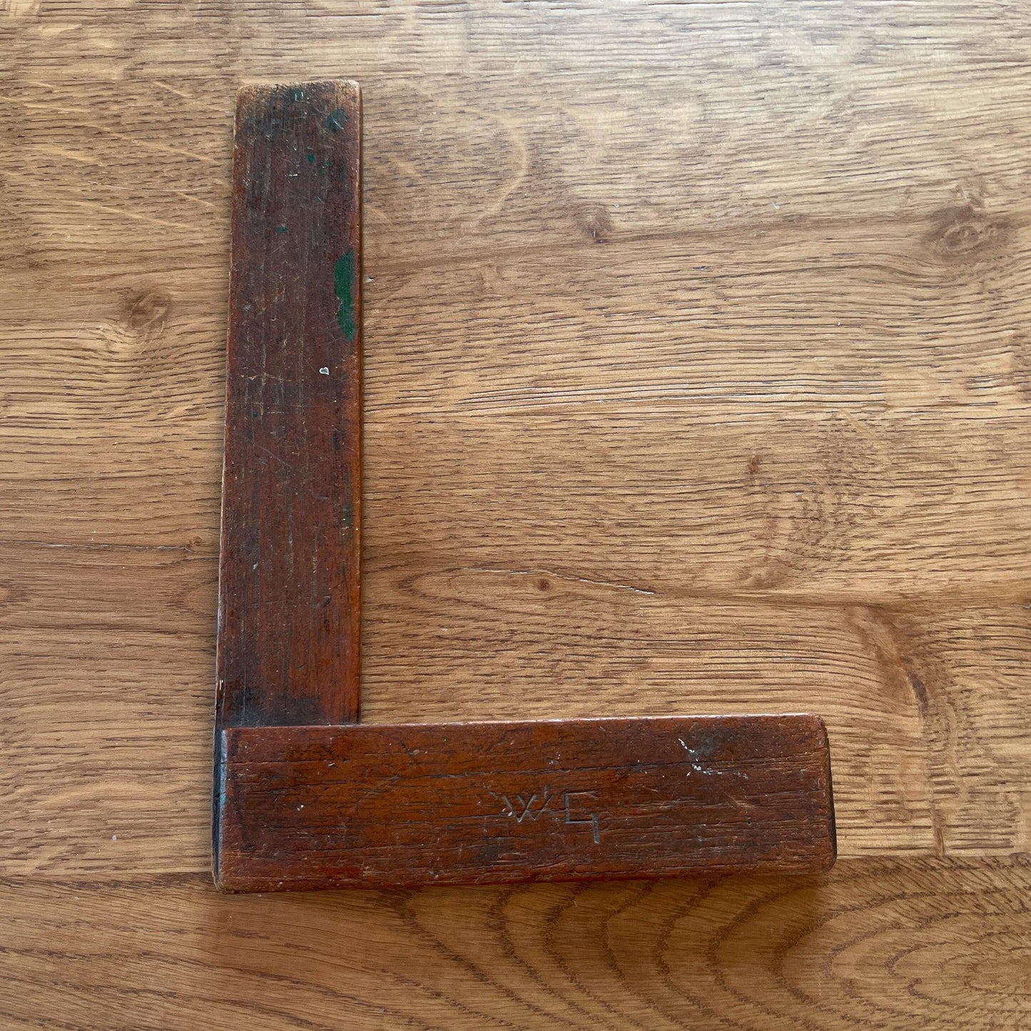 Antieke haakse hoek van hout - Bamestra Curiosa