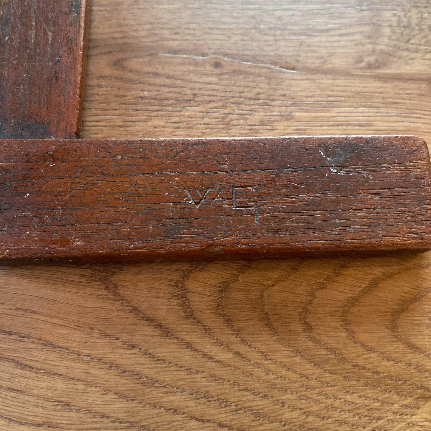 Antieke haakse hoek van hout - Bamestra Curiosa