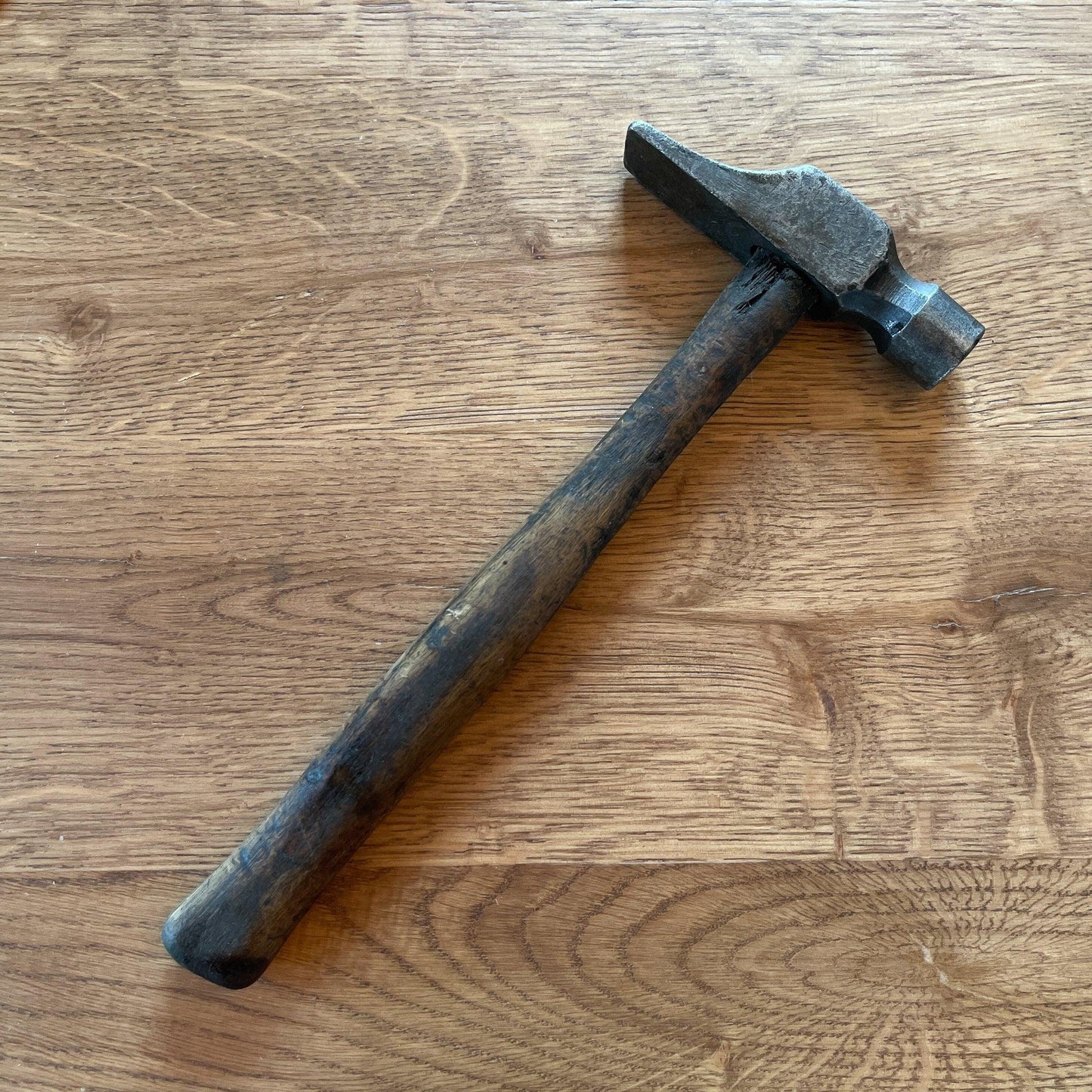 Antieke hamer - Bamestra Curiosa