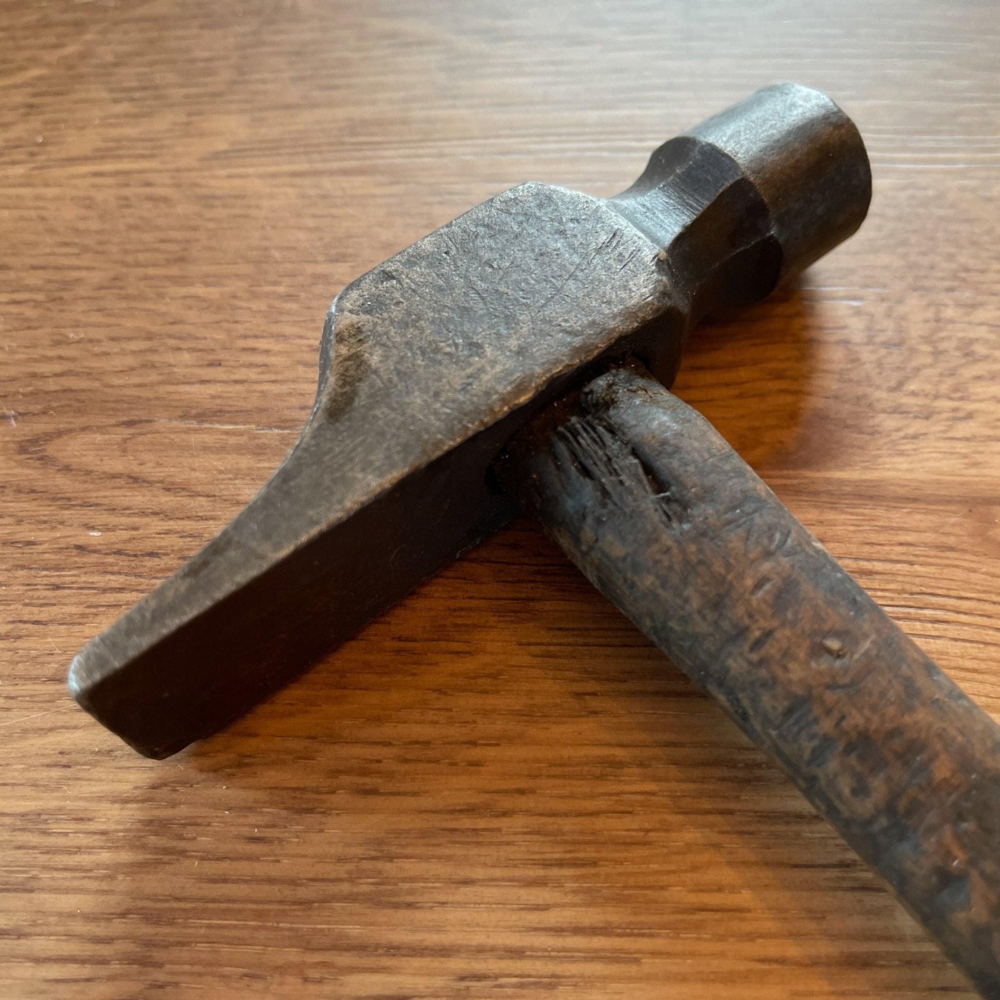 Antieke hamer - Bamestra Curiosa