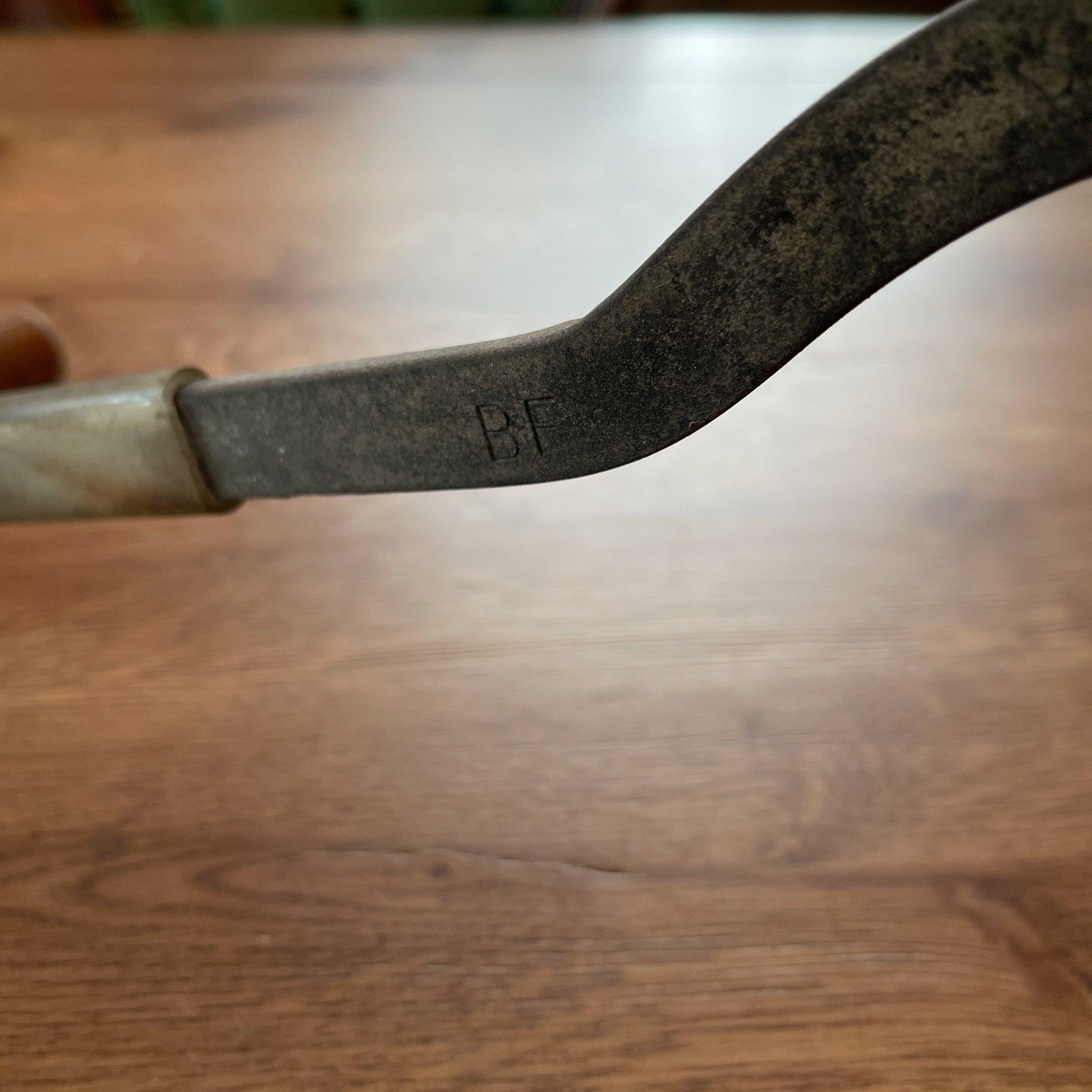 Antieke hooibaal haak - Bamestra Curiosa