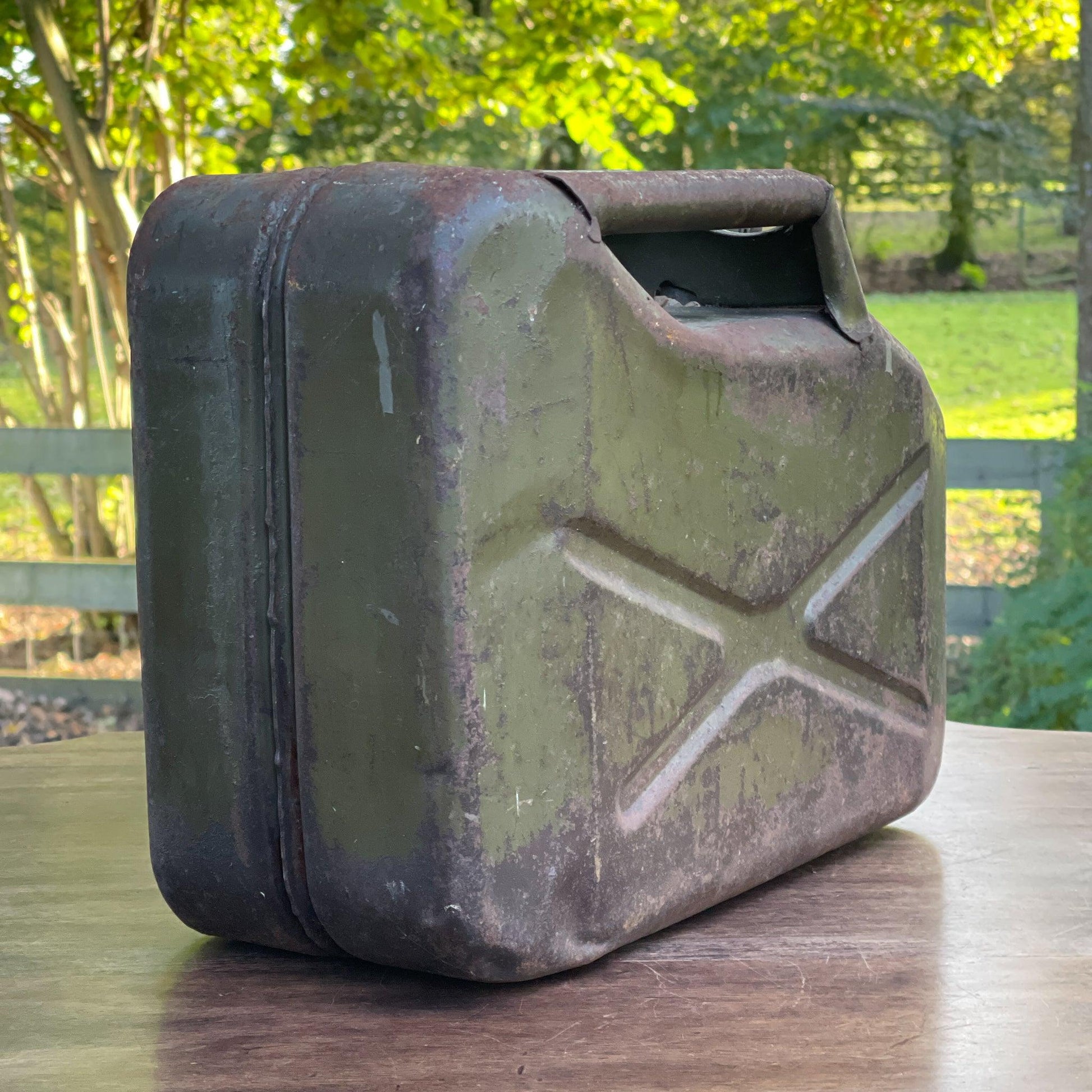 Antieke ijzeren Jerrycan A. Aubry Paris - Bamestra Curiosa