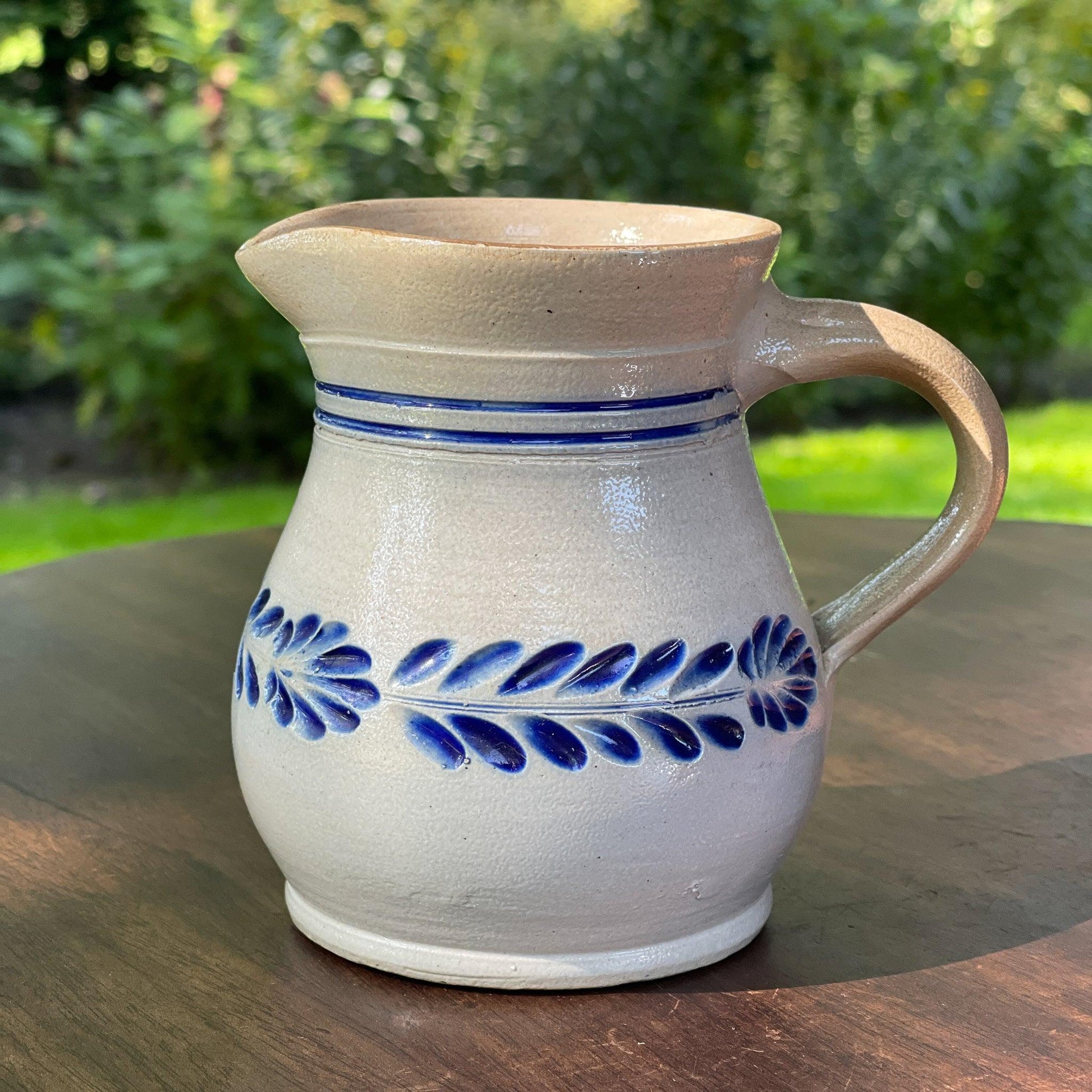 Antieke Keulse aardewerk schenkkannetje / vaasje - Bamestra Curiosa