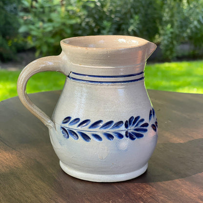 Antieke Keulse aardewerk schenkkannetje / vaasje - Bamestra Curiosa