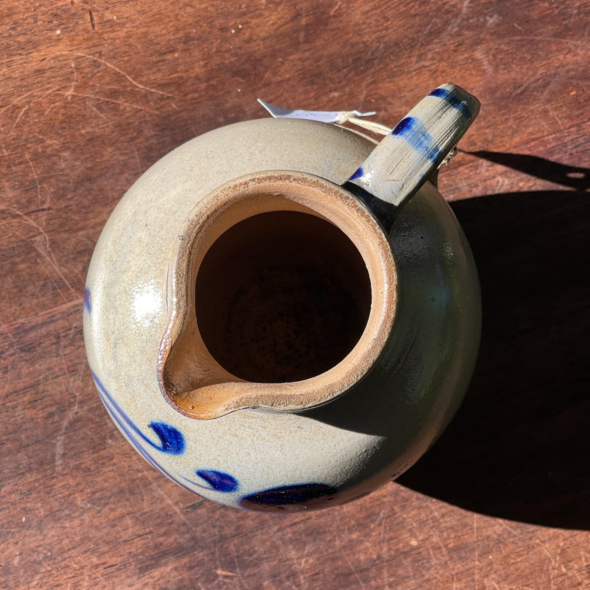 Antieke Keulse aardewerk schenkkannetje / vaasje - Bamestra Curiosa