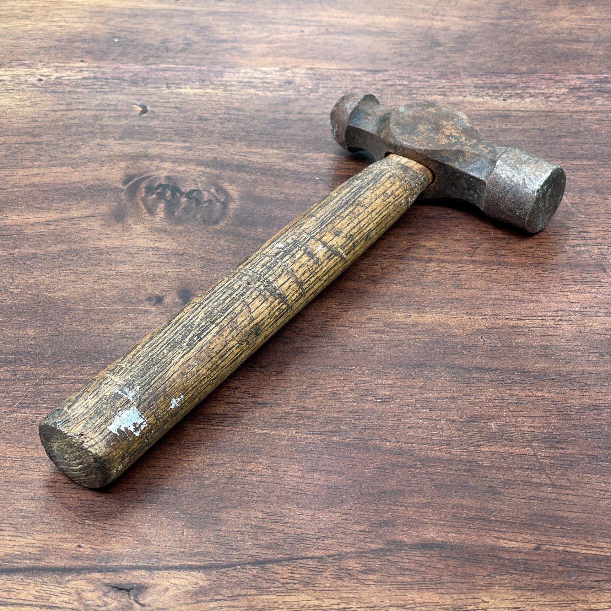 Antieke kleine hamer - Bamestra Curiosa